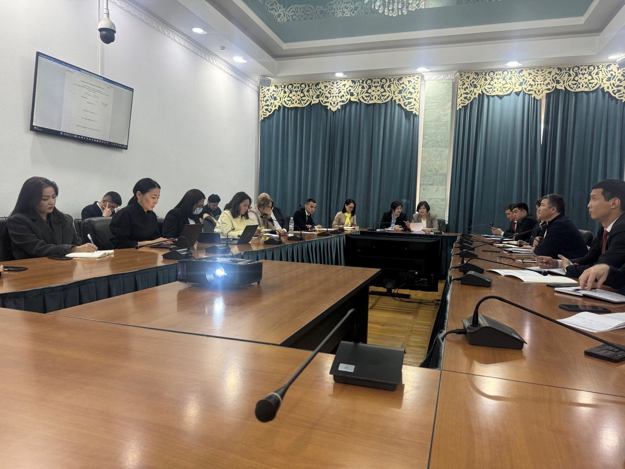 Первое заседание Межведомственной рабочей группы по подготовке участия делегации Кыргызской Республики на КС-29 РКИК ООН
