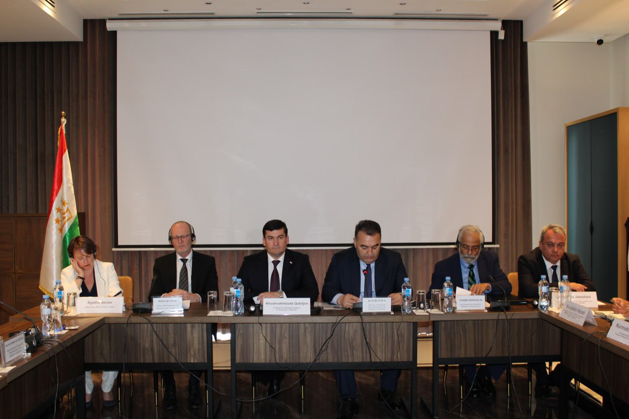 Таджикистан намерен увеличить производство солнечной и ветровой электроэнергии